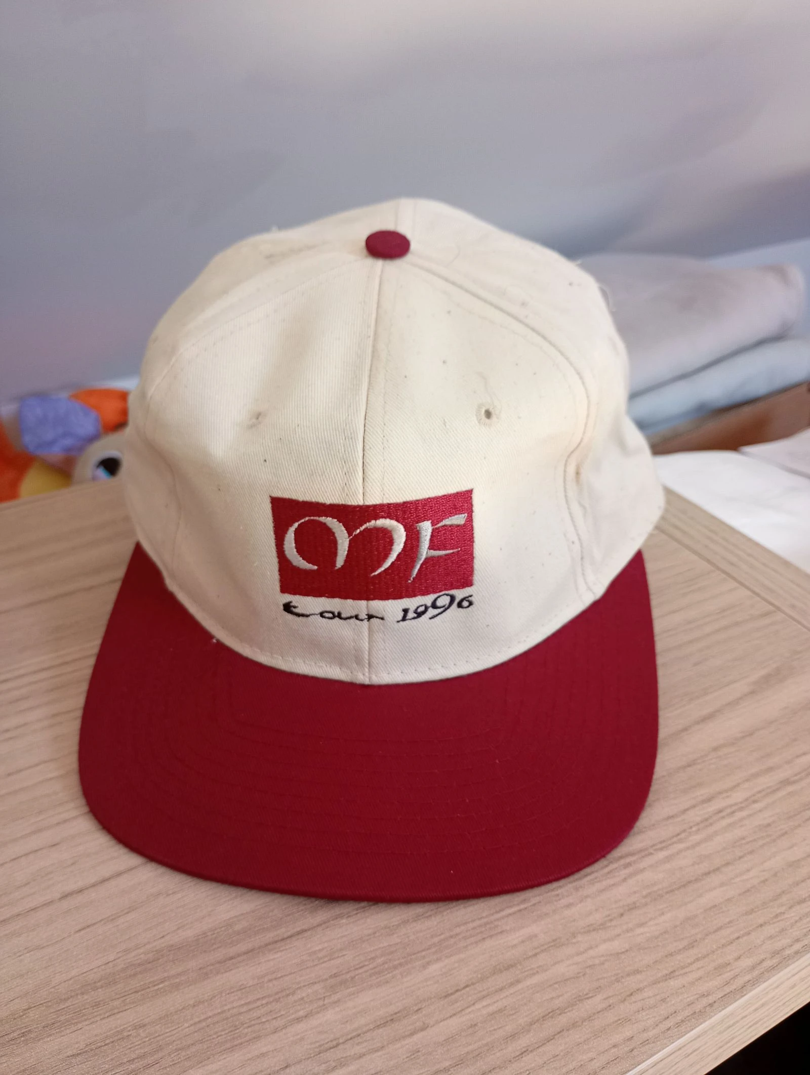 Gorra vintage de los años 90 snapback beige y burdeos ajustable